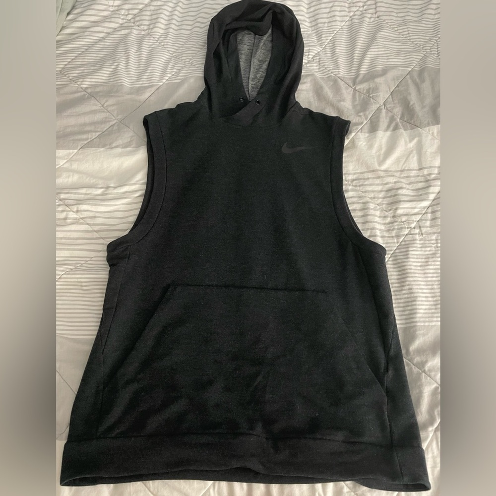 Nike Dry-Fit Hoodie (Men’s M)